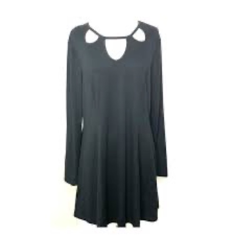 Black long-sleeved dress